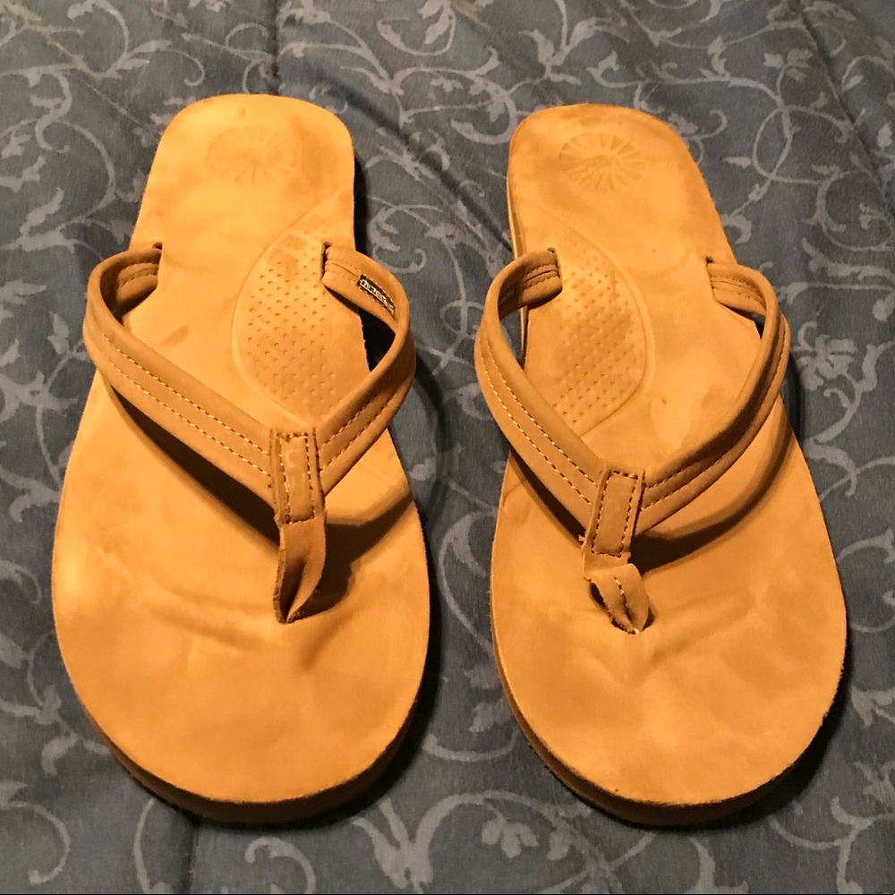 UGG flip flops size 11
